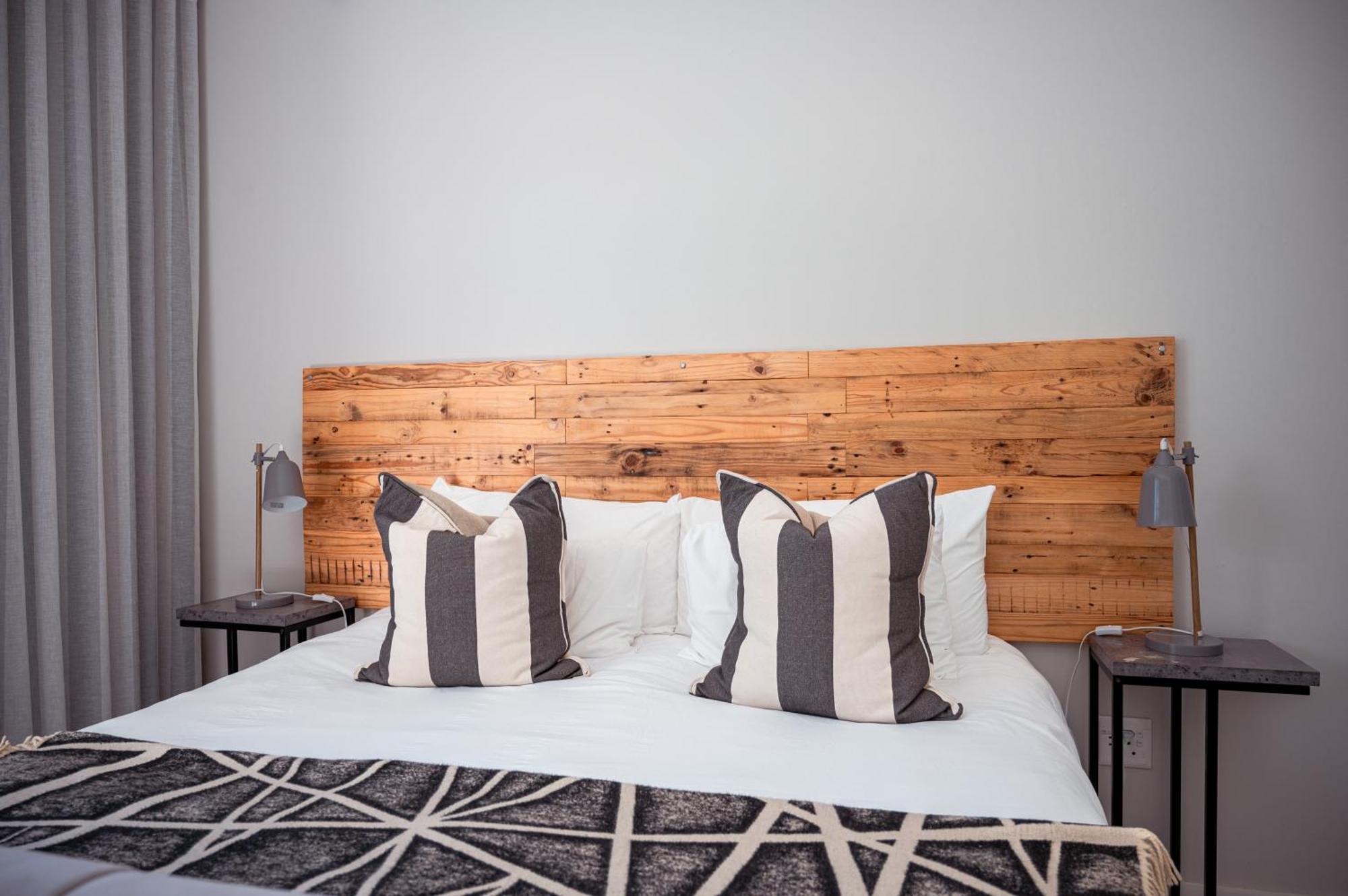 A Riverbed Guesthouse Свелендам Екстериор снимка